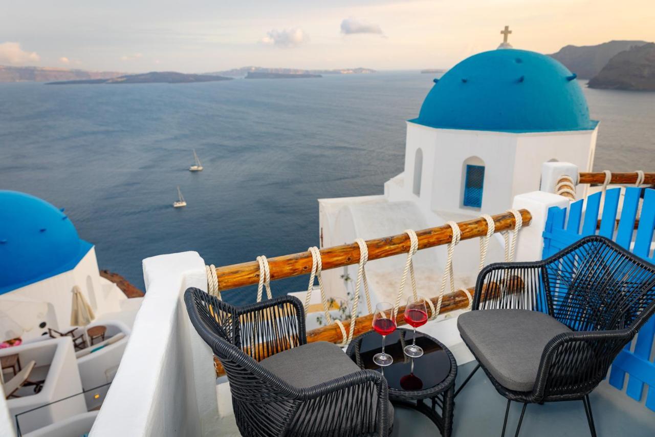 Luxus Vip Suites Oia  Exterior photo