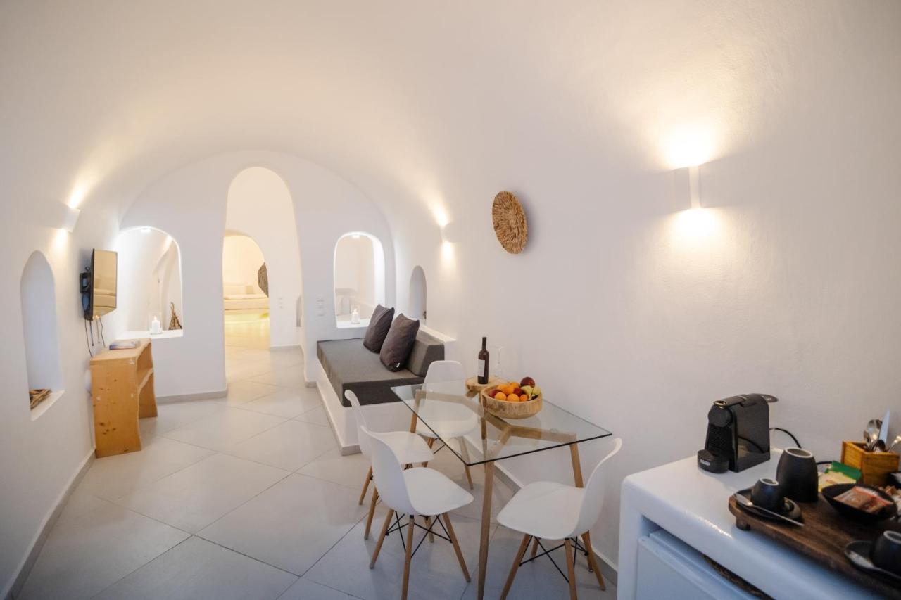 Luxus Vip Suites Oia  Exterior photo