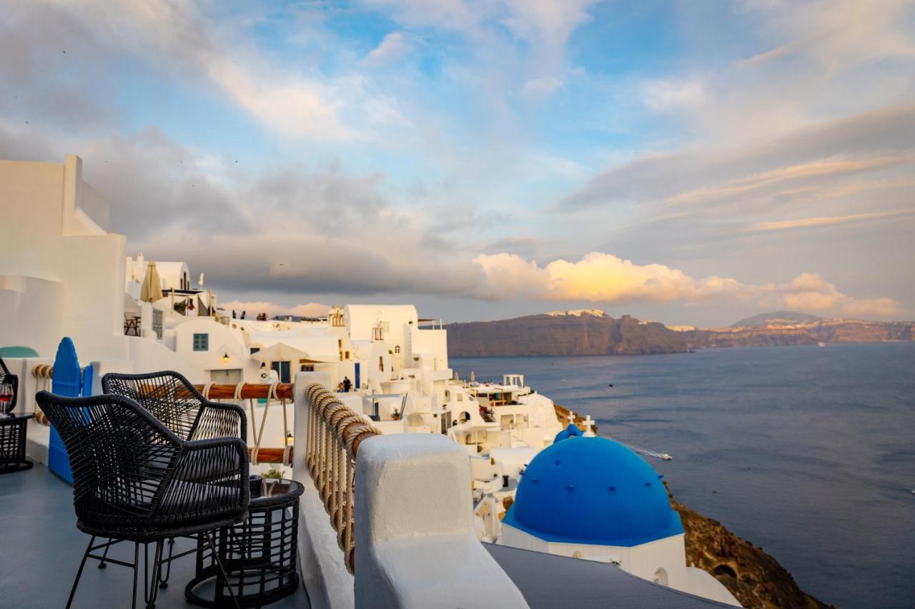 Luxus Vip Suites Oia  Exterior photo