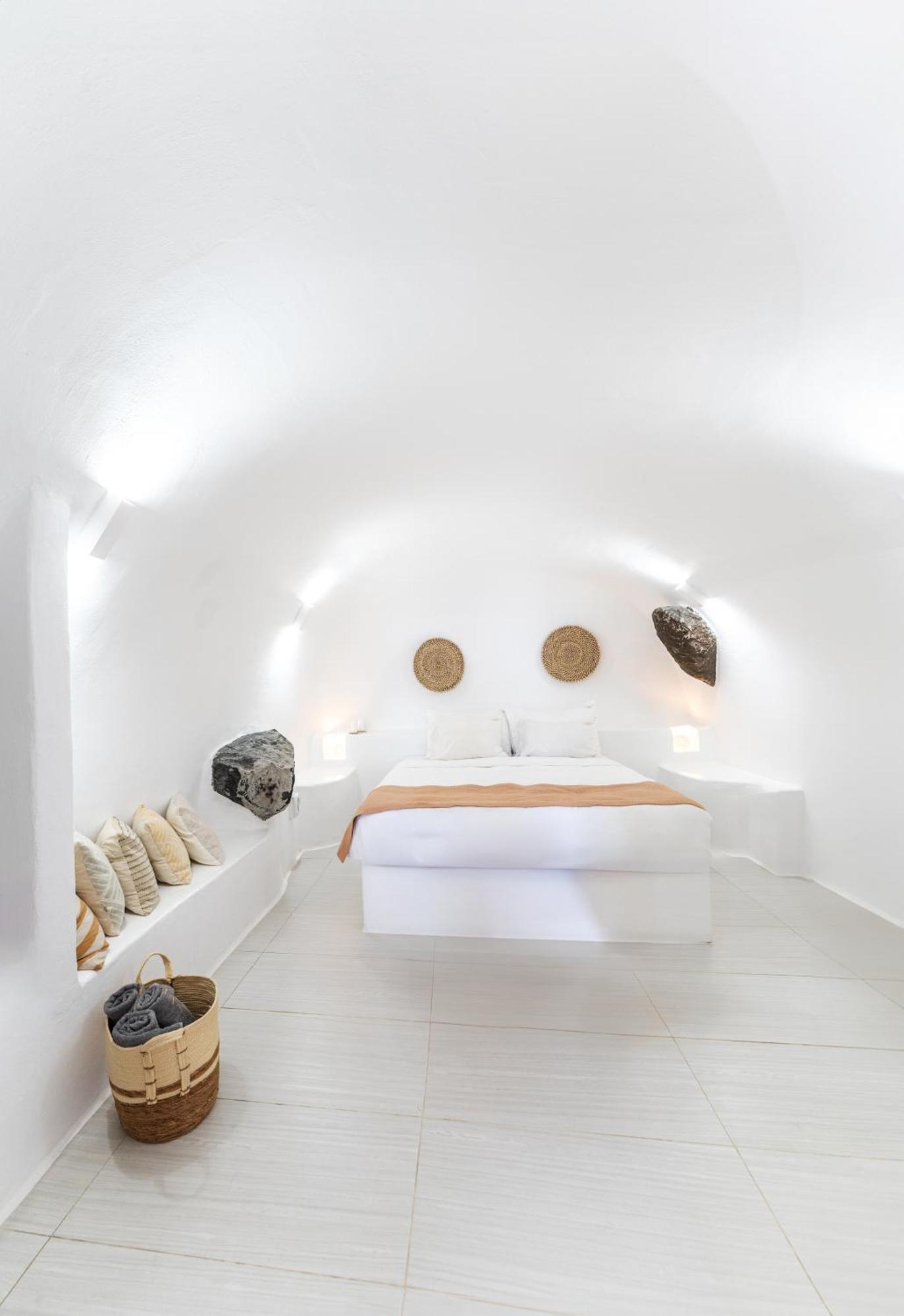 Luxus Vip Suites Oia  Exterior photo