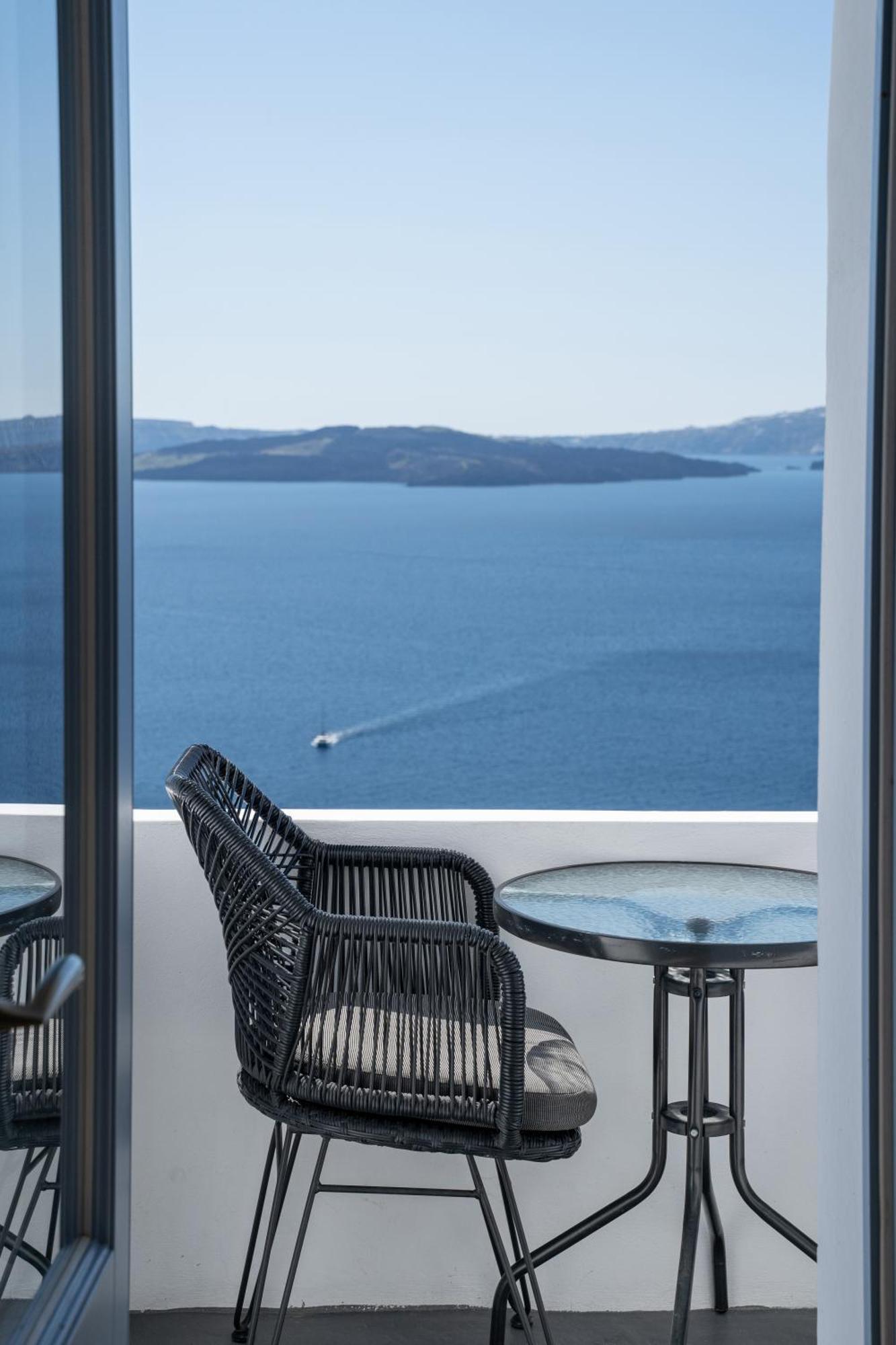 Luxus Vip Suites Oia  Exterior photo
